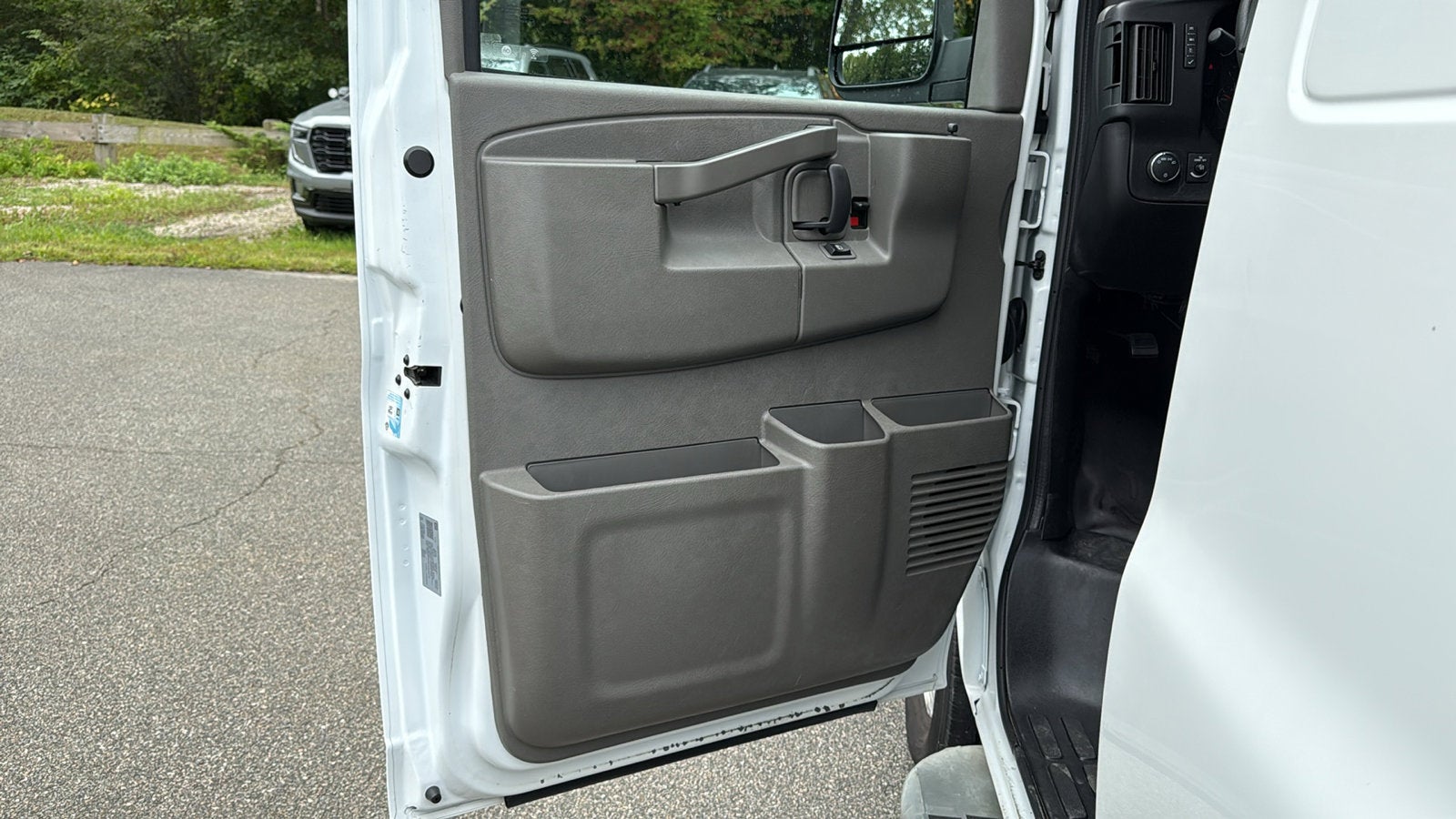 2023 Chevrolet Express Cargo 2500 WT