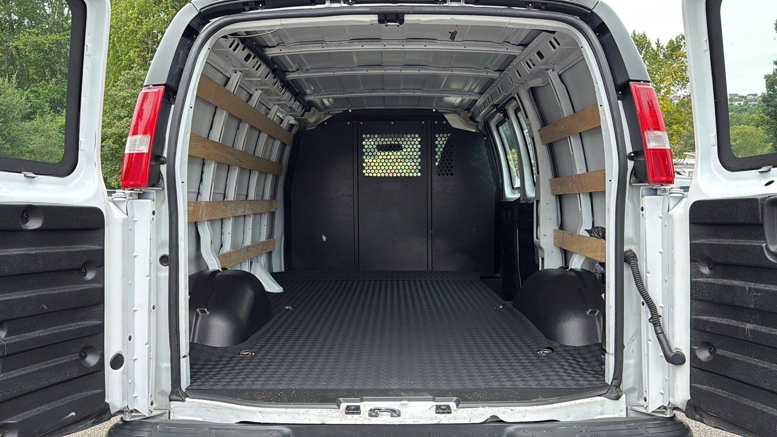 2023 Chevrolet Express Cargo 2500 WT