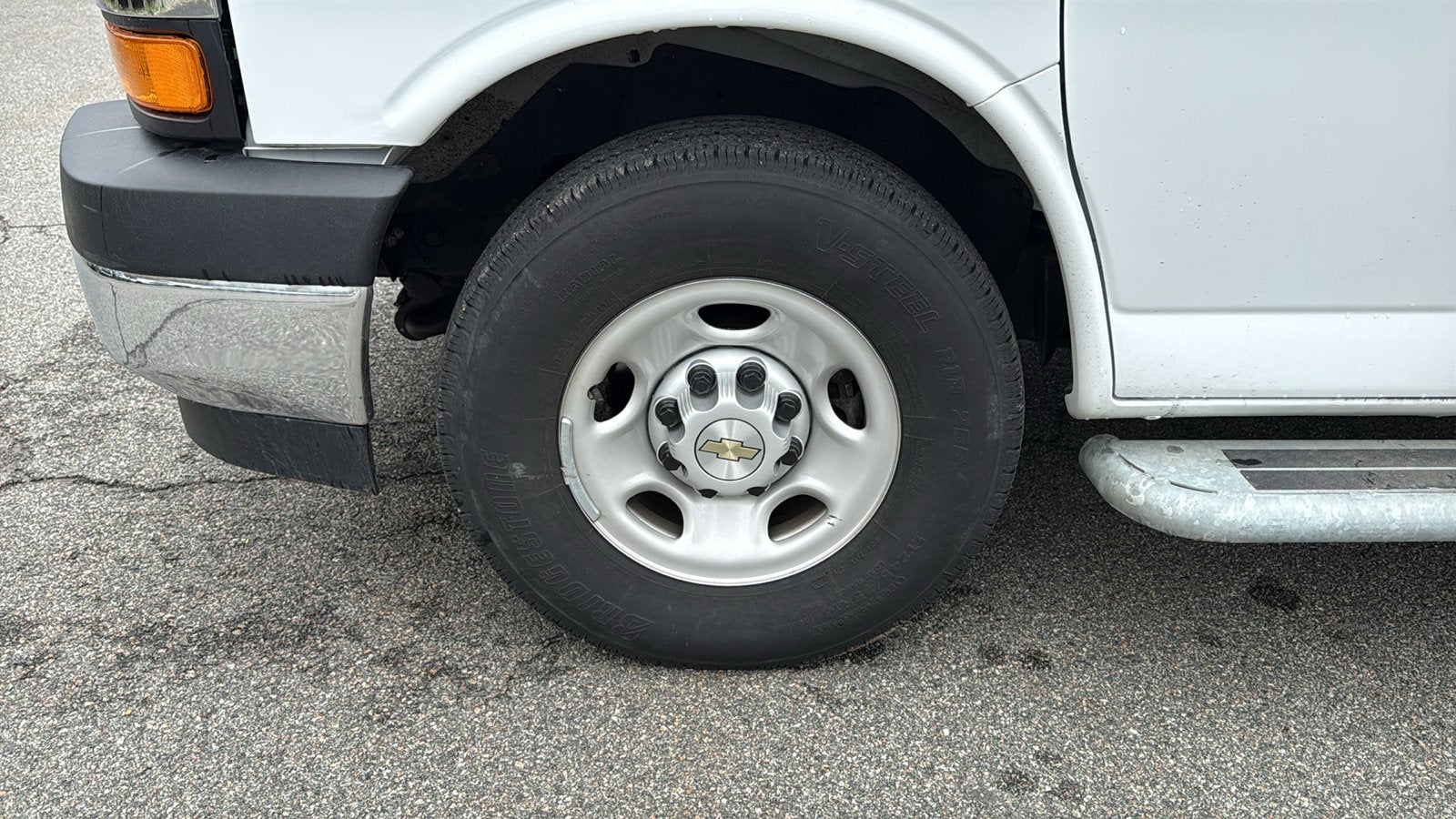 2024 Chevrolet Express Cargo 2500 WT