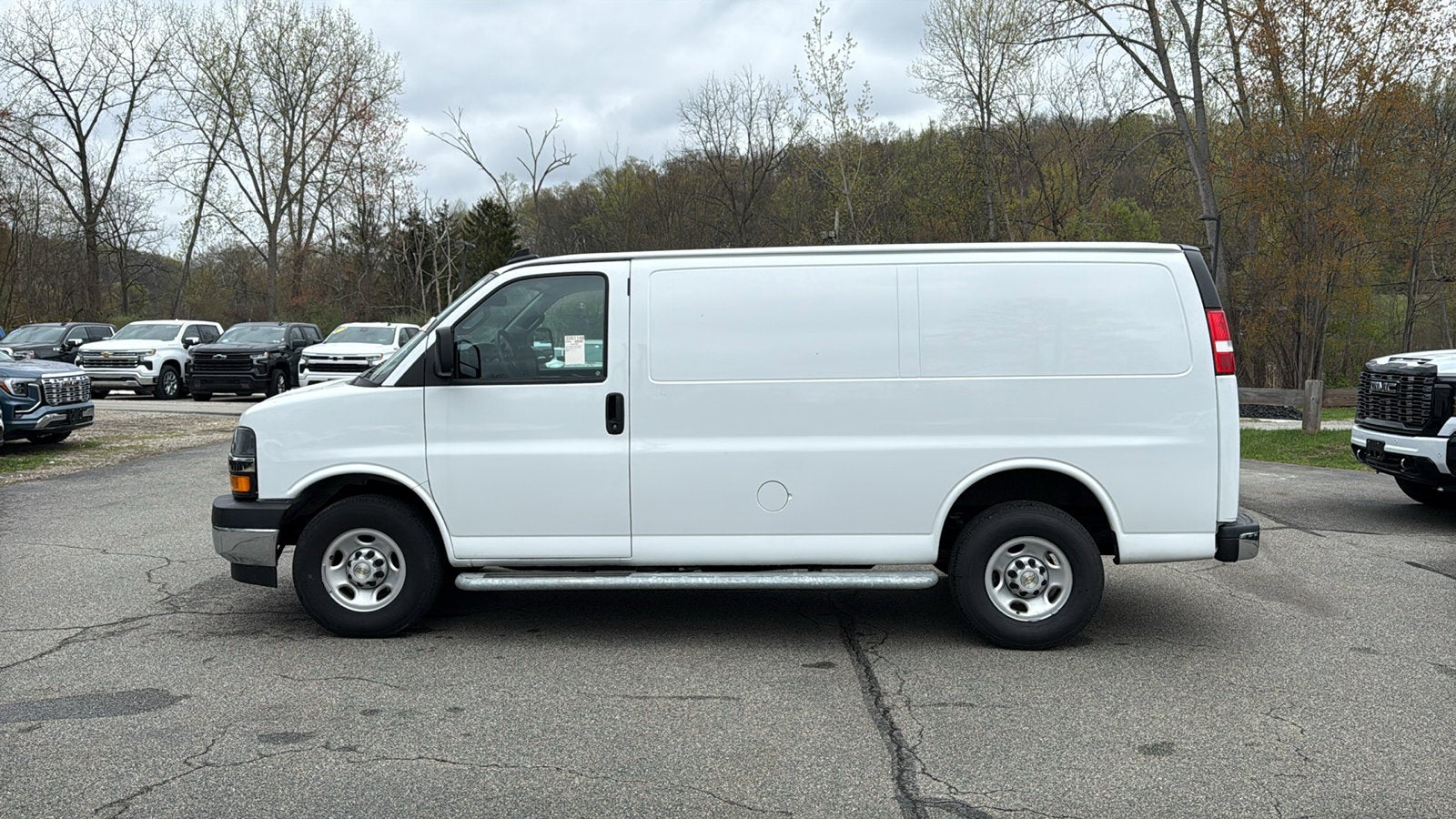 2024 Chevrolet Express Cargo 2500 WT