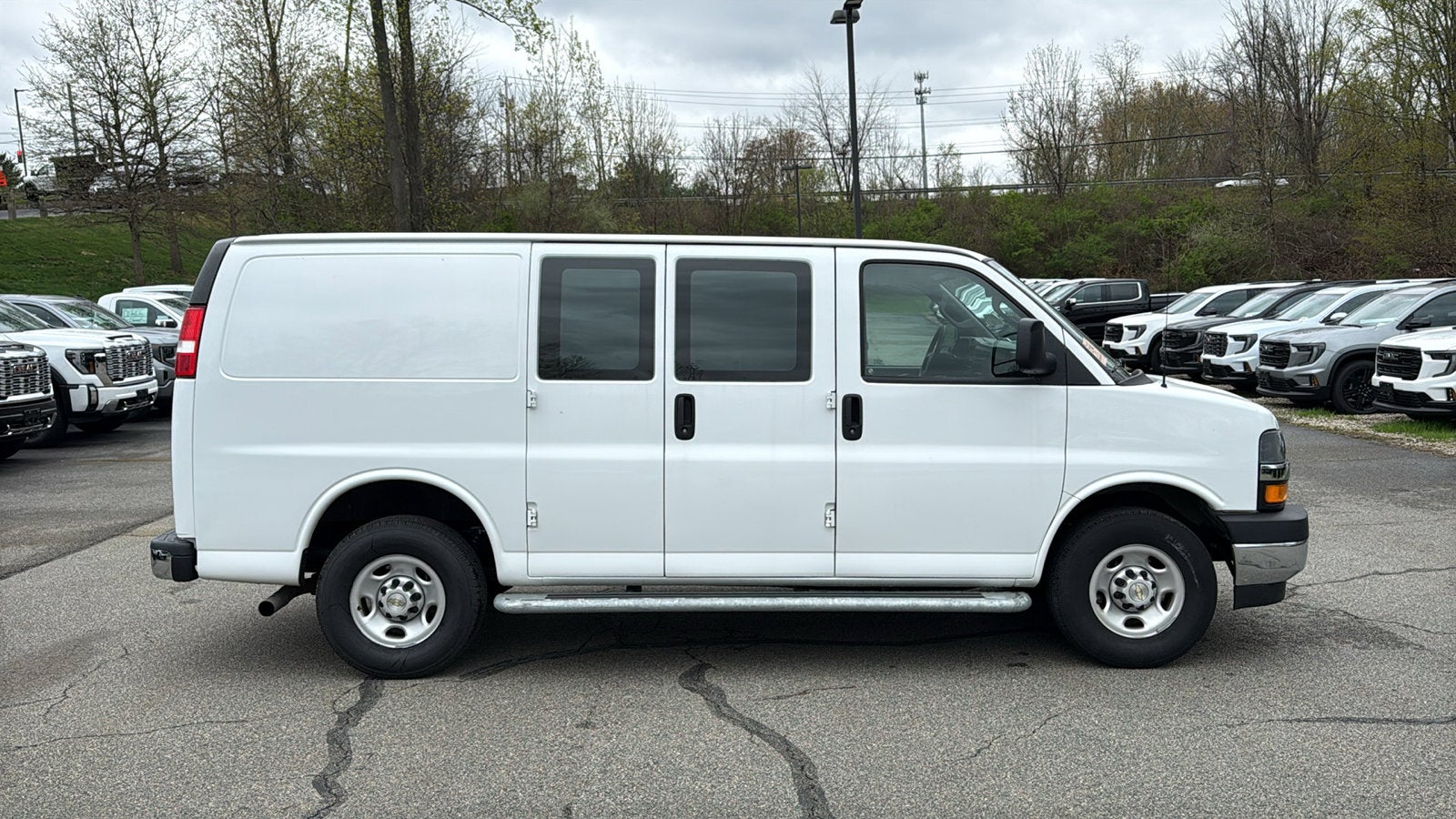2024 Chevrolet Express Cargo 2500 WT