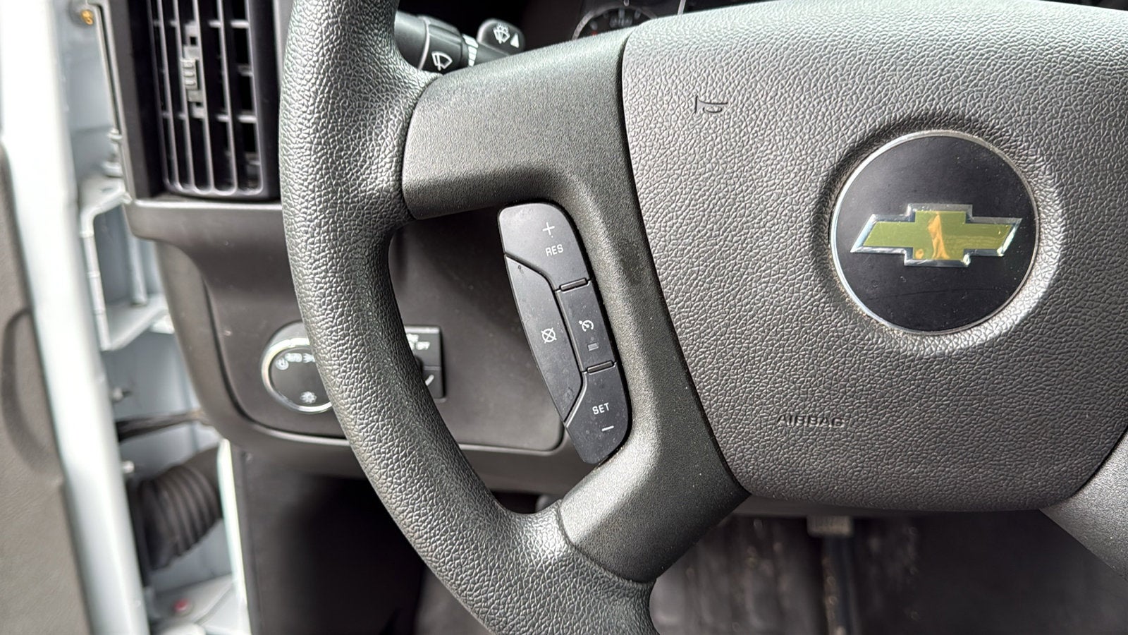 2024 Chevrolet Express Cargo 2500 WT