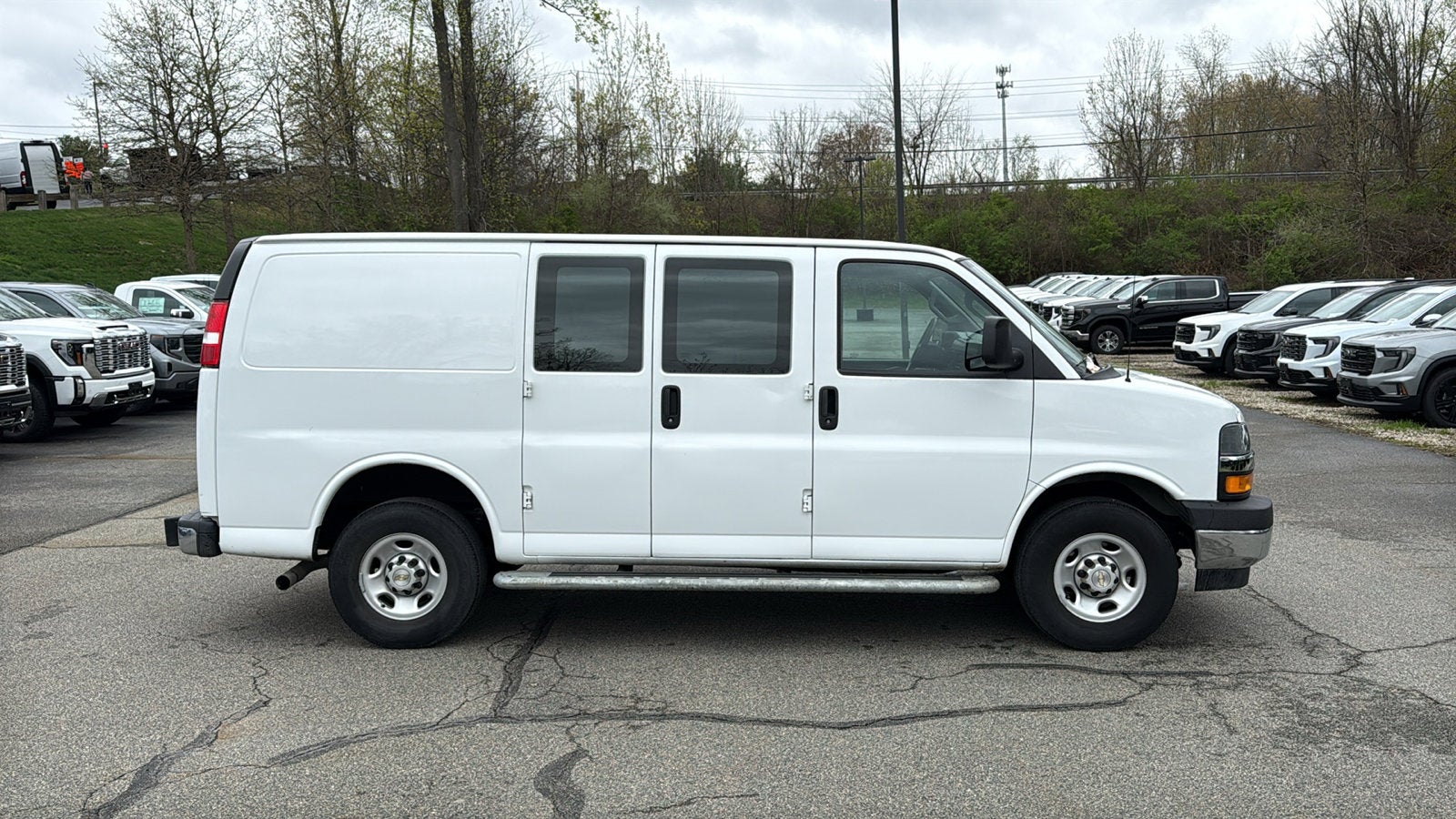 2024 Chevrolet Express Cargo 2500 WT