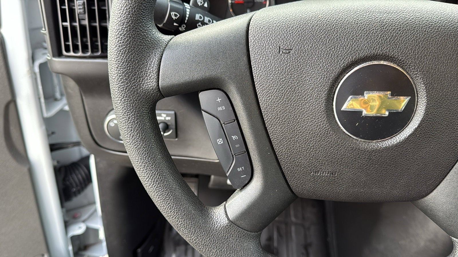 2024 Chevrolet Express Cargo 2500 WT