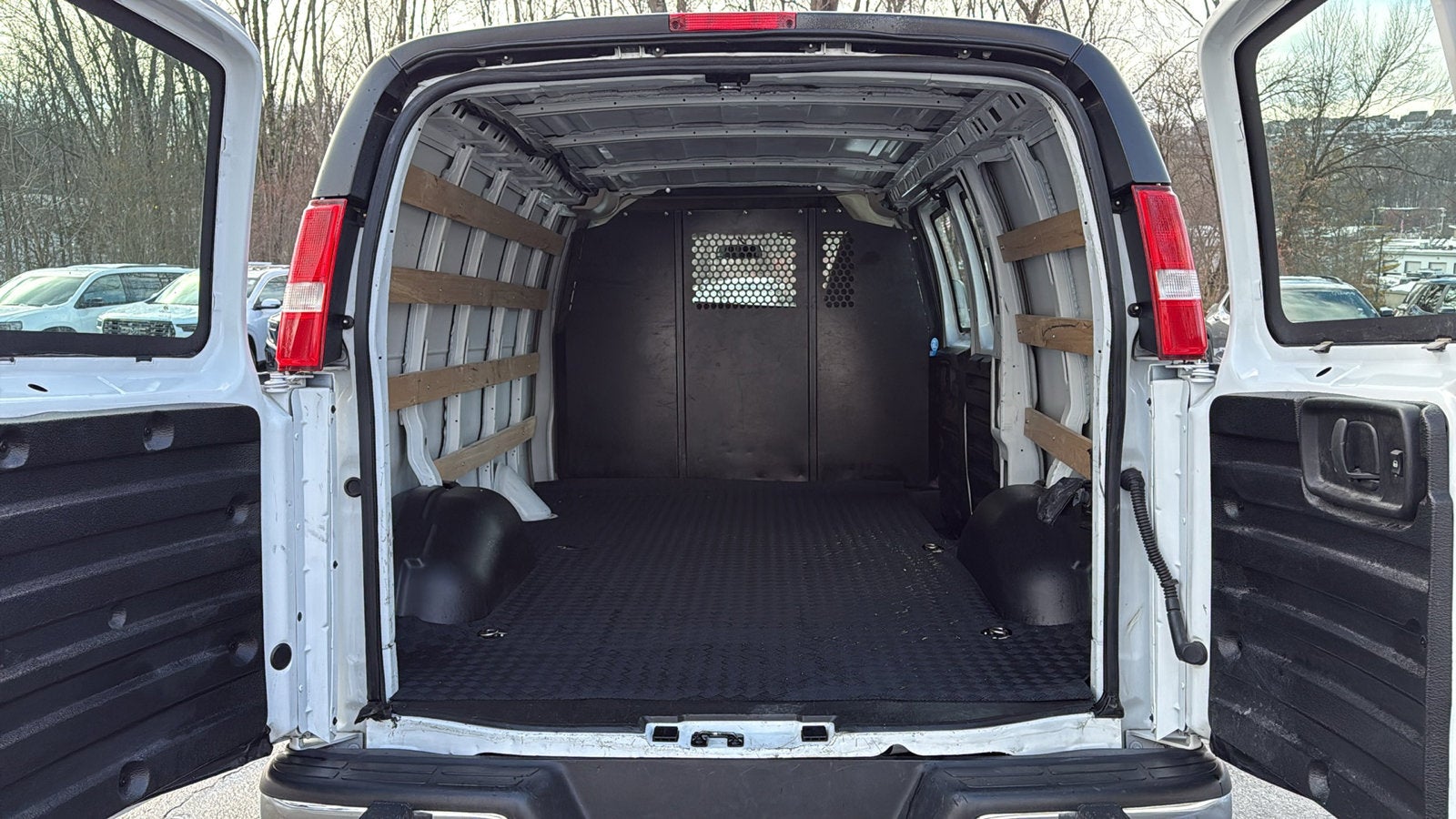 2024 Chevrolet Express Cargo 2500 WT