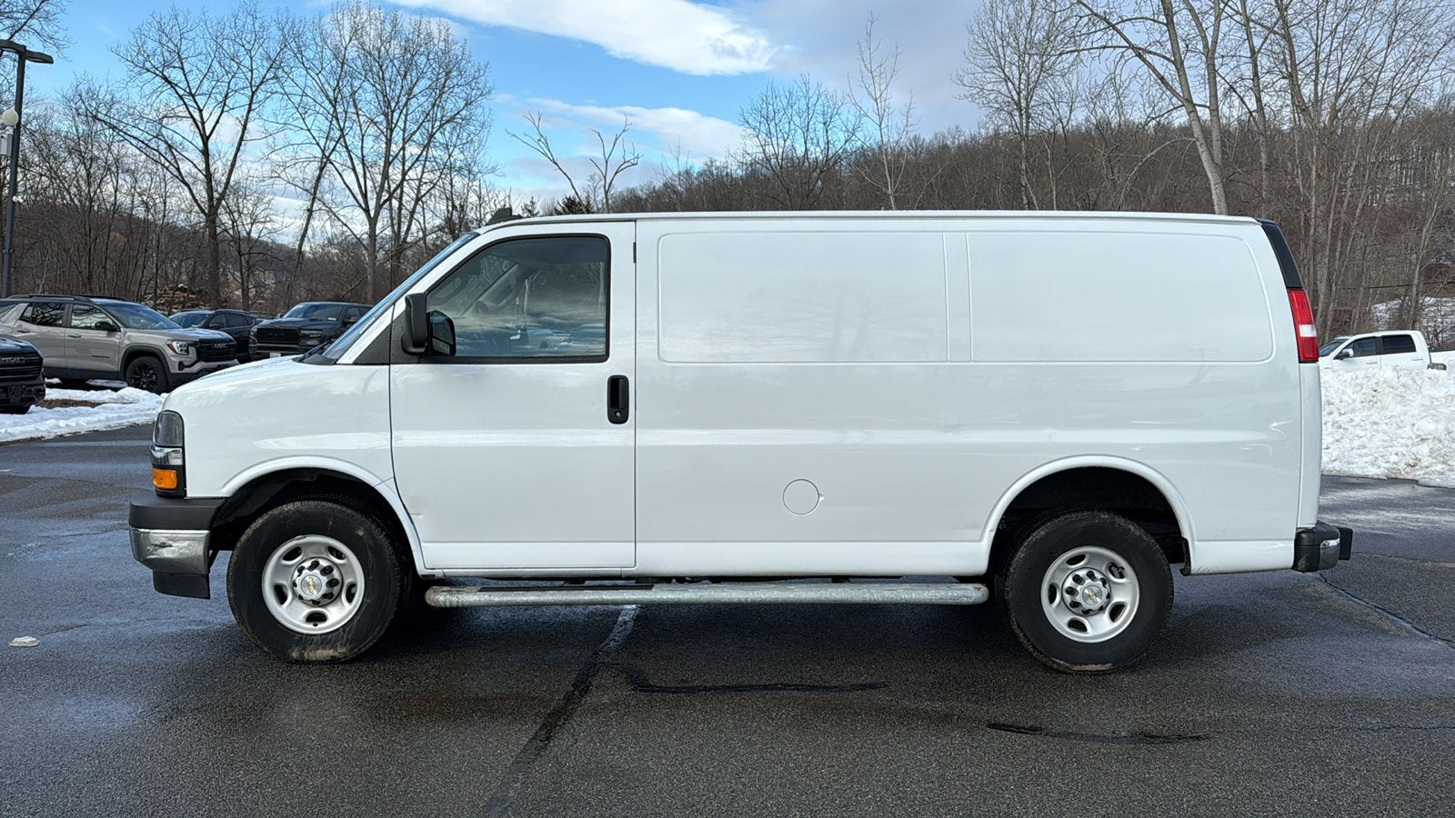 2024 Chevrolet Express Cargo 2500 WT