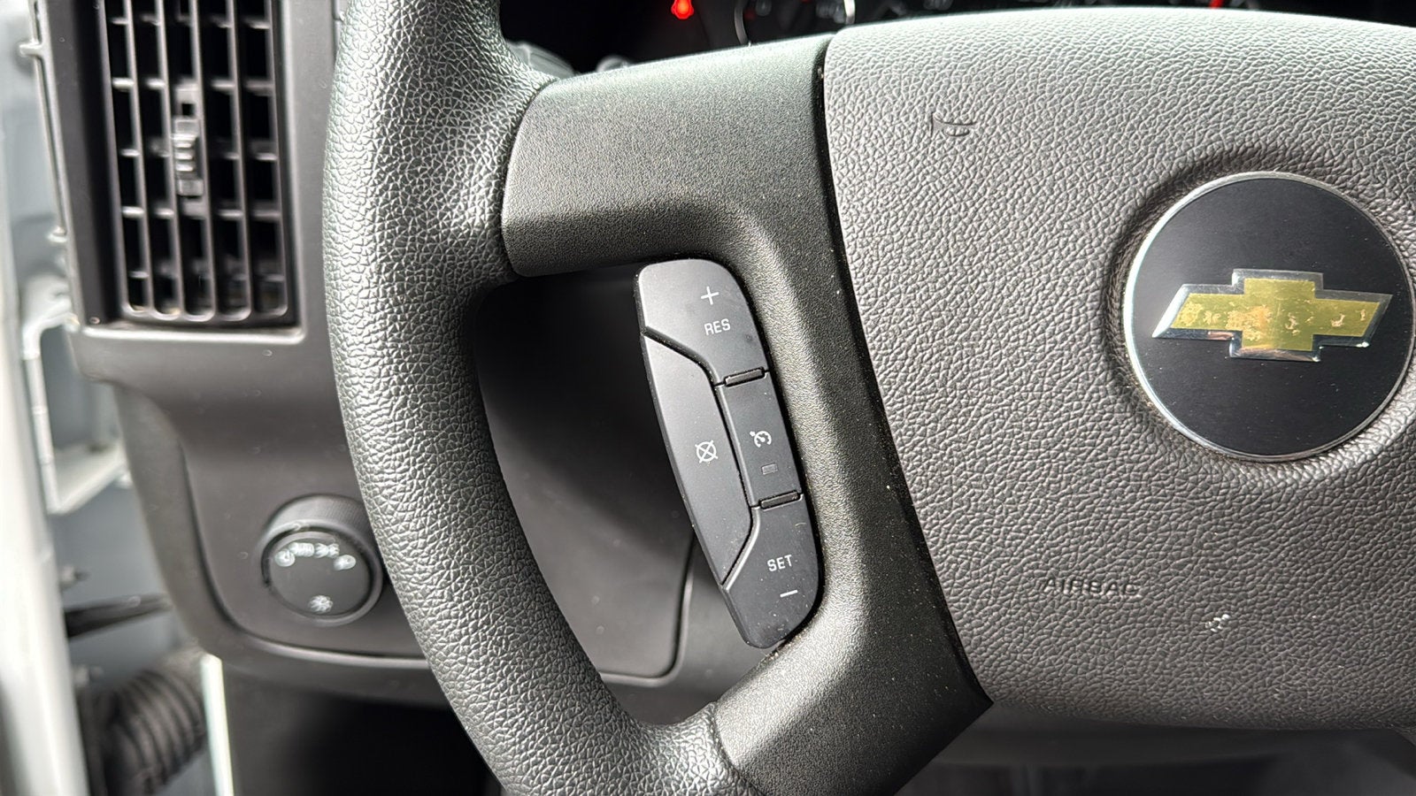 2024 Chevrolet Express Cargo 2500 WT
