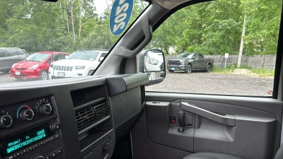2024 Chevrolet Express Cargo 2500 WT