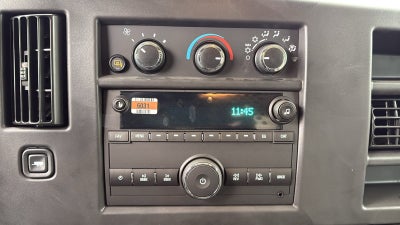 2025 Chevrolet Express Cargo WT