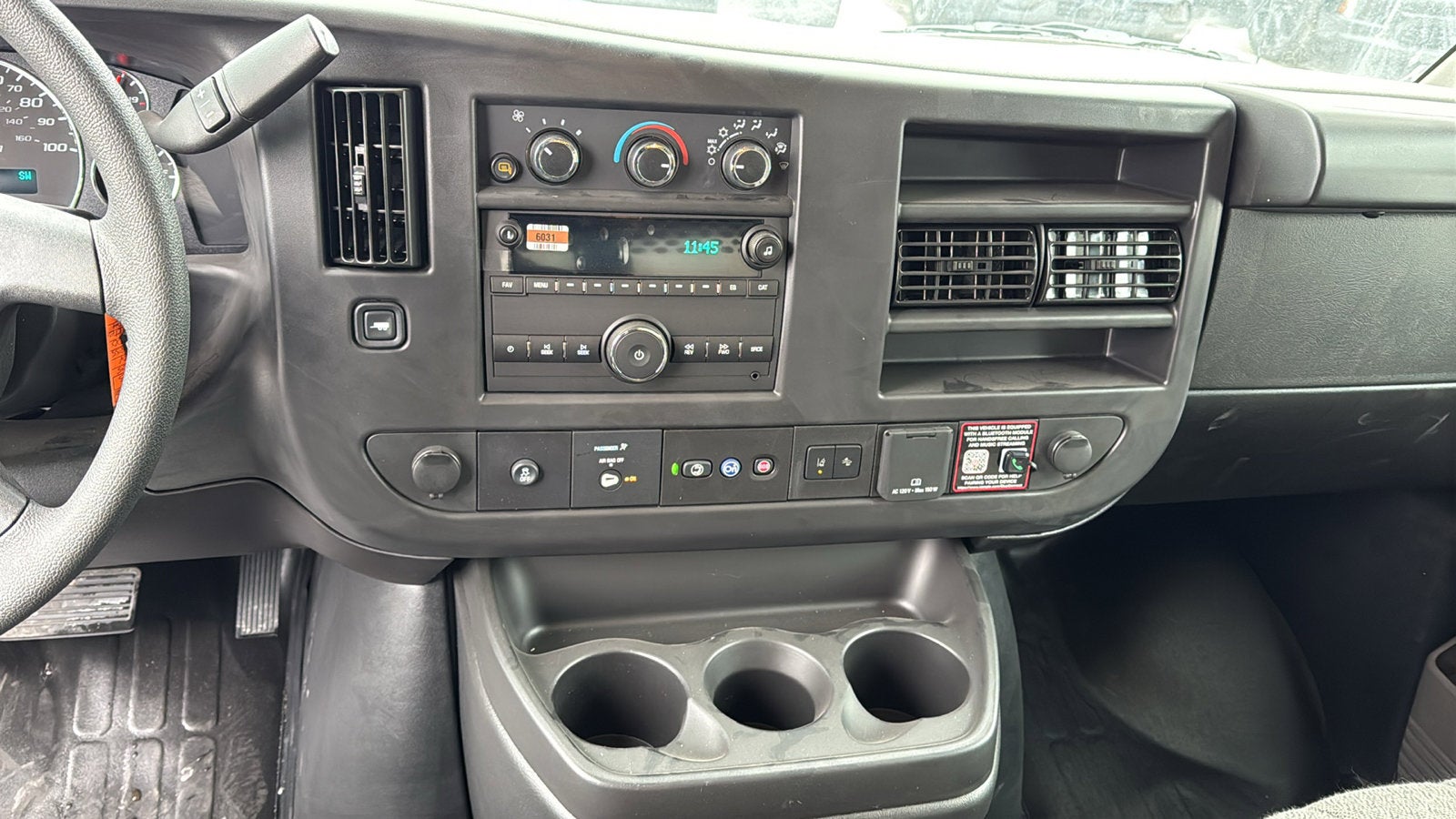 2025 Chevrolet Express Cargo WT