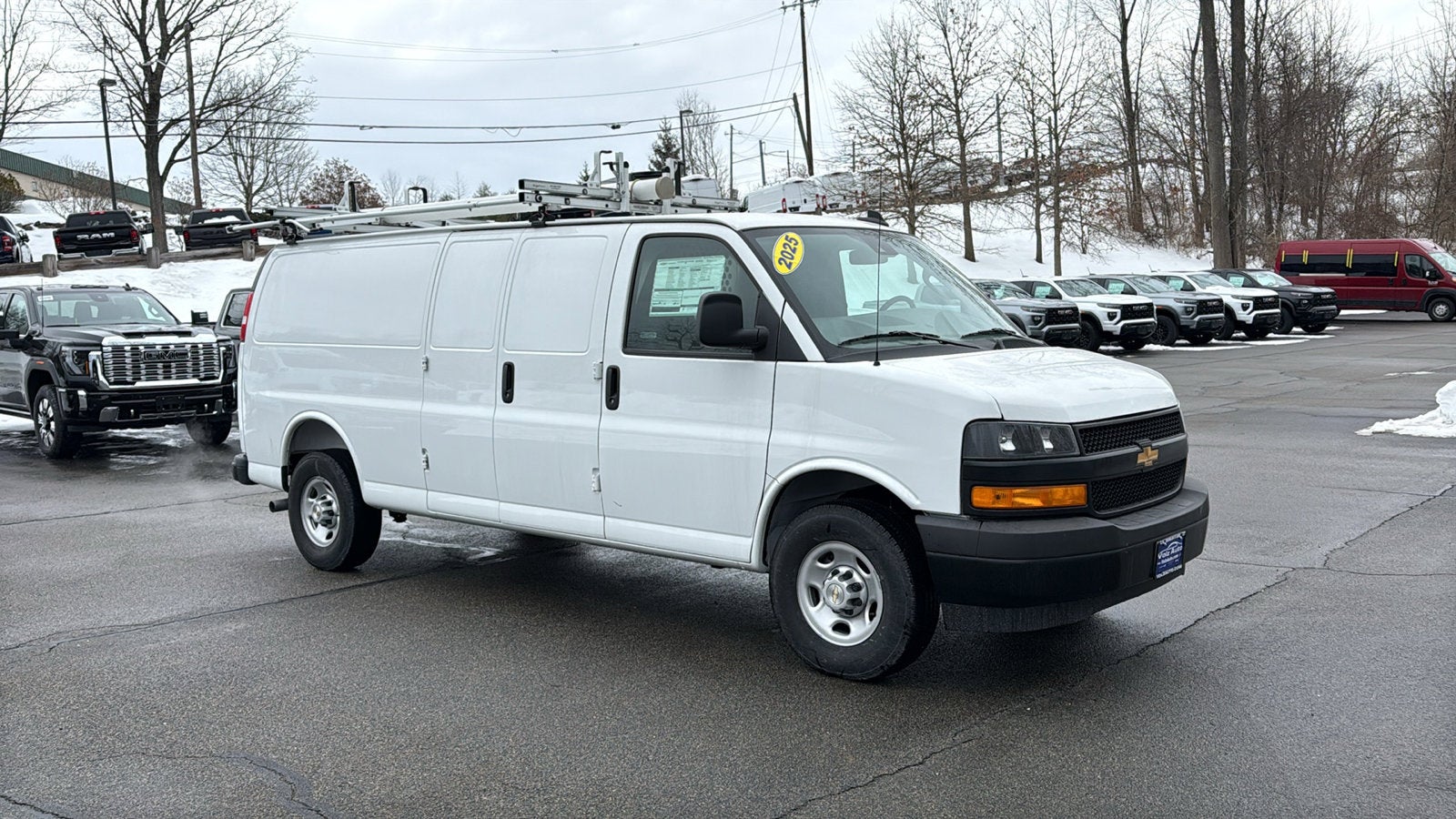 2025 Chevrolet Express Cargo WT
