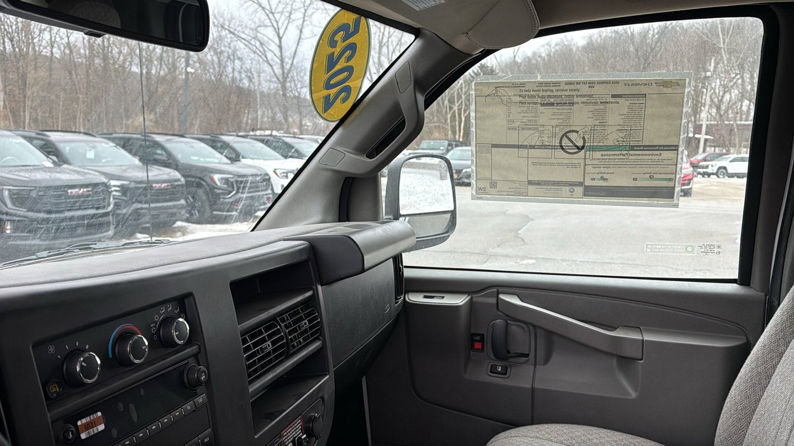 2025 Chevrolet Express Cargo WT