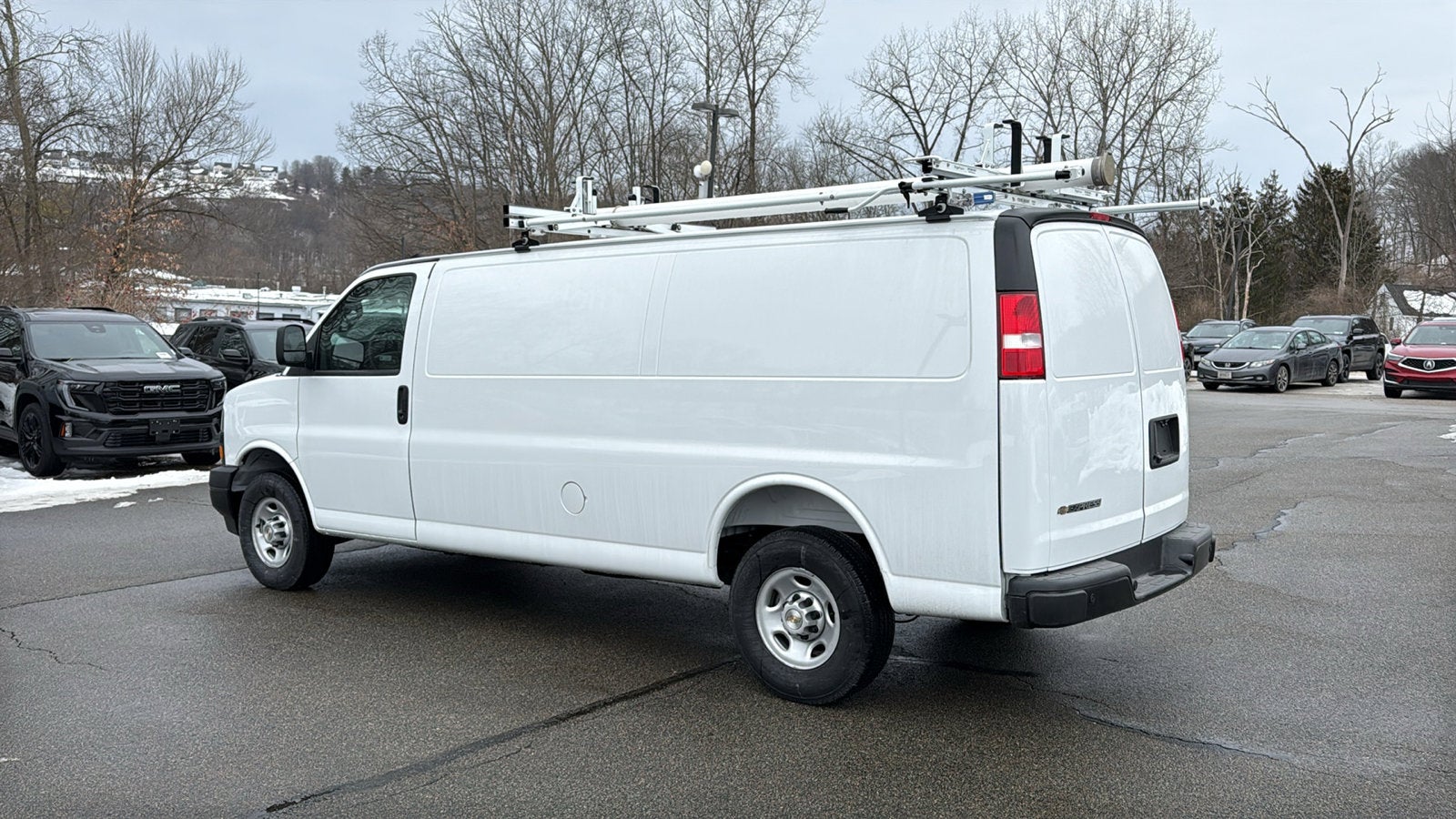 2025 Chevrolet Express Cargo WT