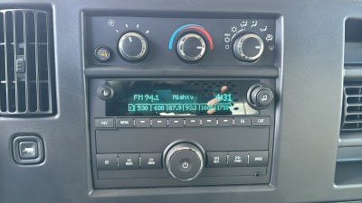 2025 Chevrolet Express Cargo WT