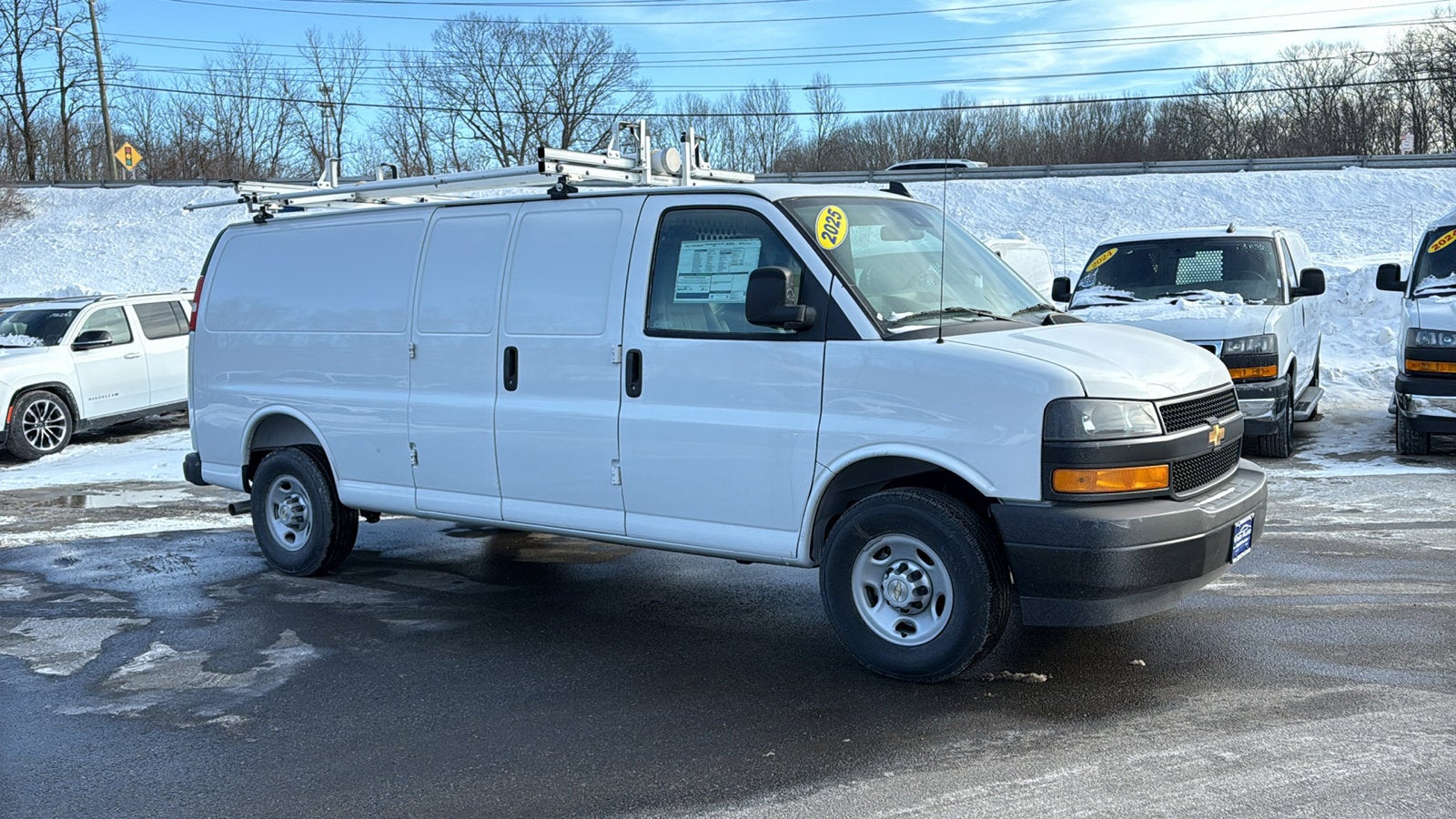 2025 Chevrolet Express Cargo WT