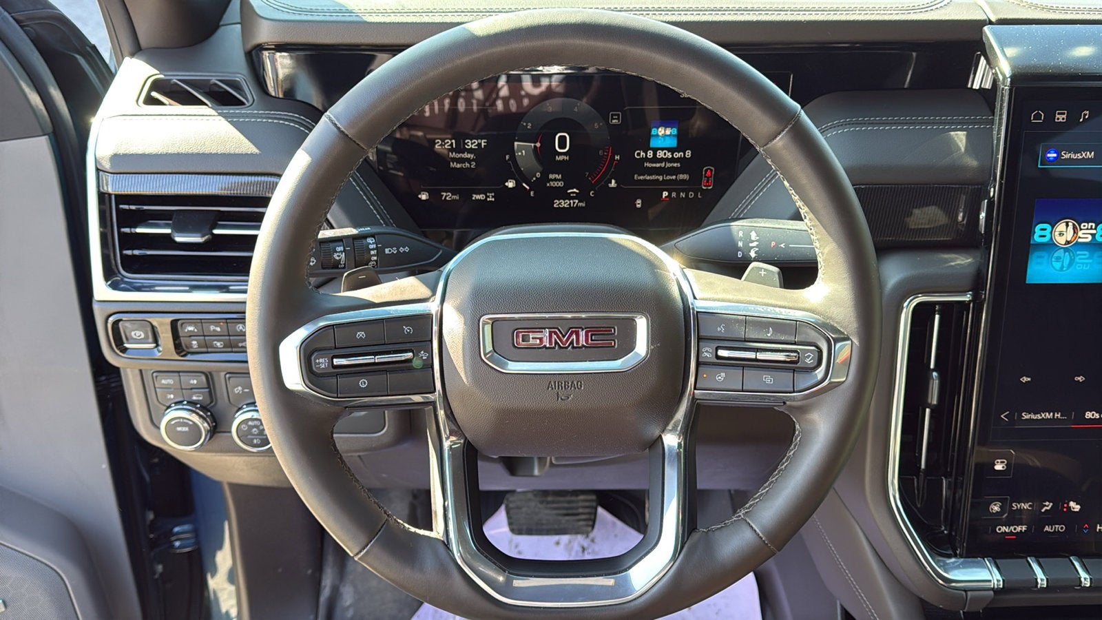 2025 GMC Yukon Elevation