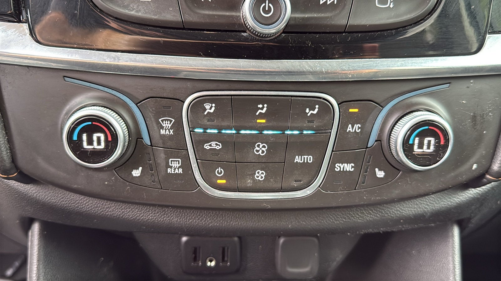 2018 Chevrolet Traverse LT Cloth