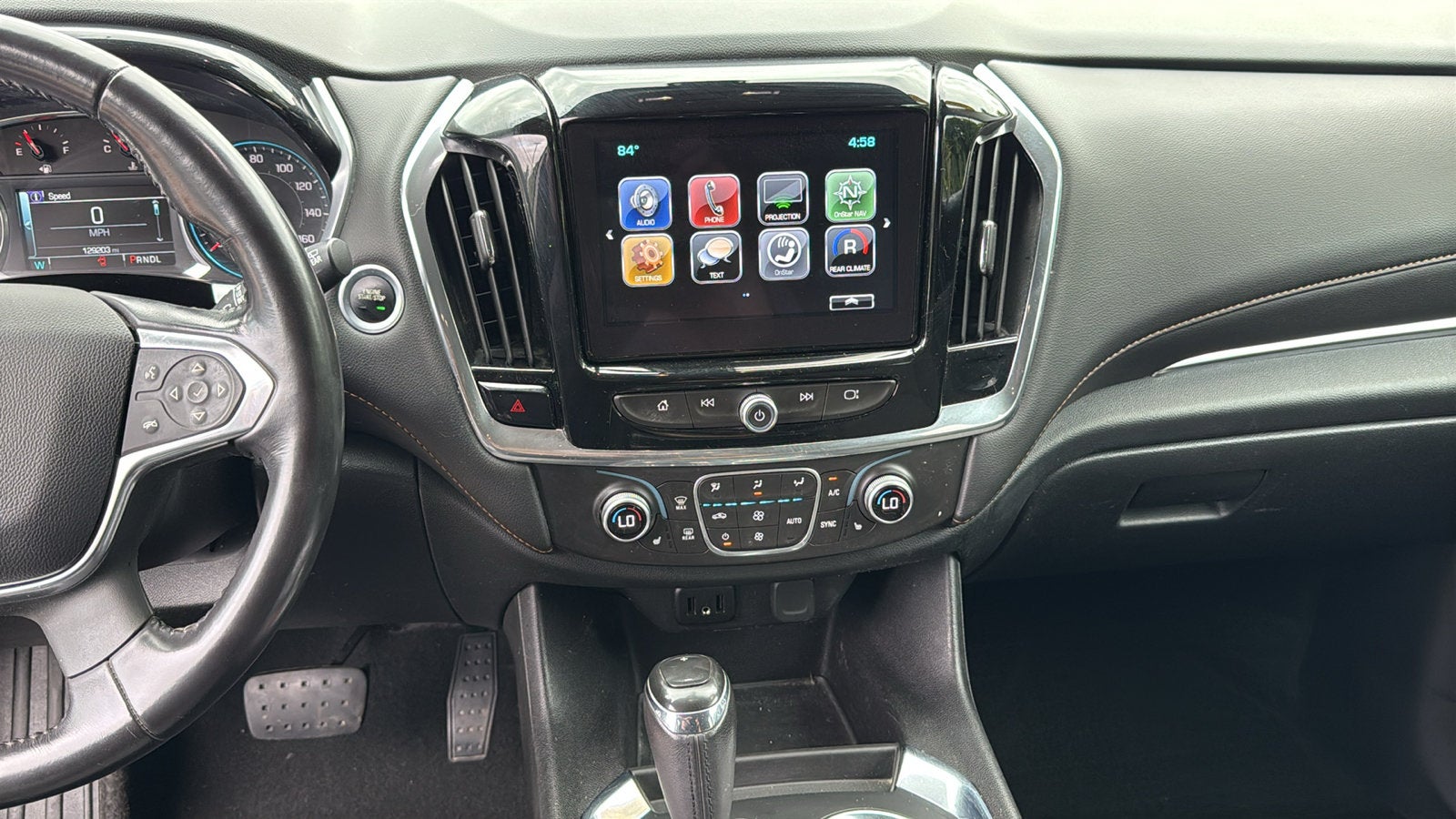 2018 Chevrolet Traverse LT Cloth