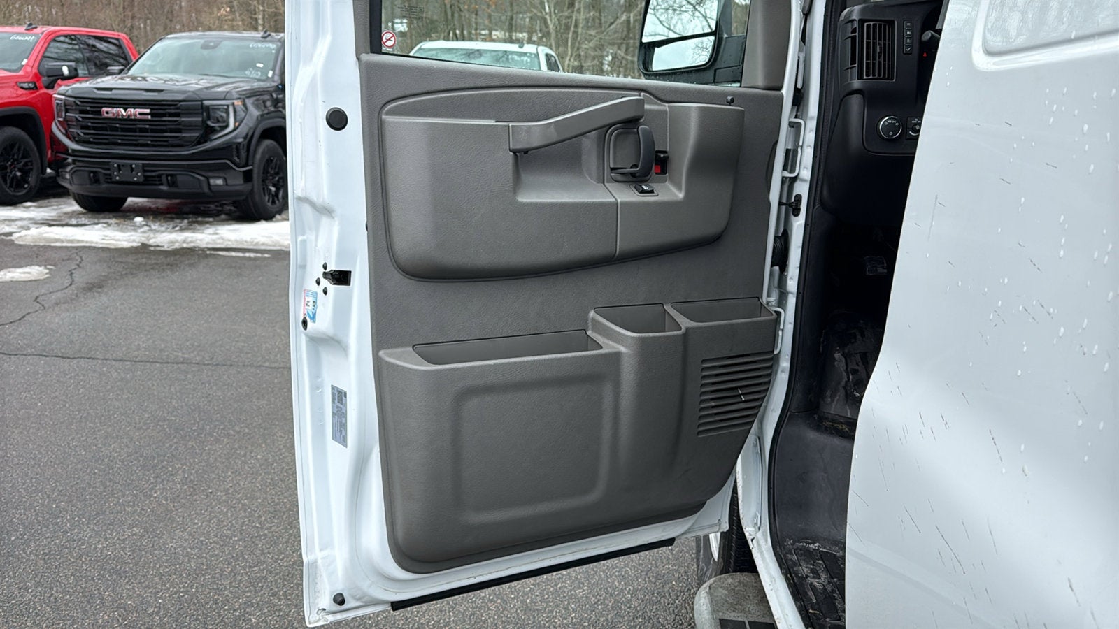 2024 GMC Savana Cargo 2500 Work Van