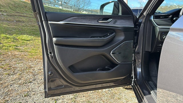 2022 Jeep Grand Cherokee 4xe Overland