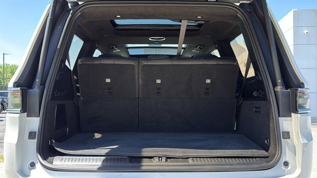 2023 Jeep Grand Wagoneer Series III