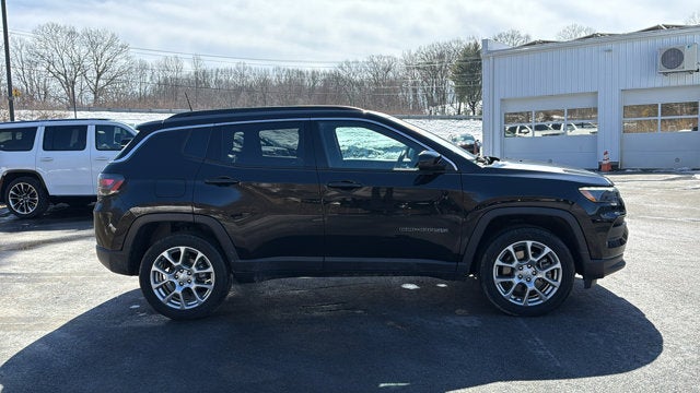 2023 Jeep Compass Latitude Lux