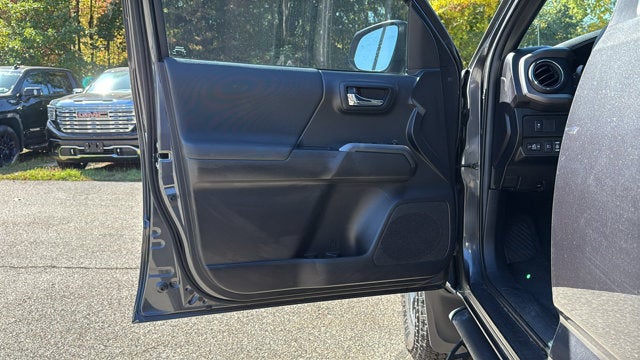 2022 Toyota Tacoma 4WD SR