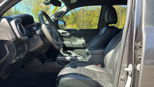 2022 Toyota Tacoma 4WD SR