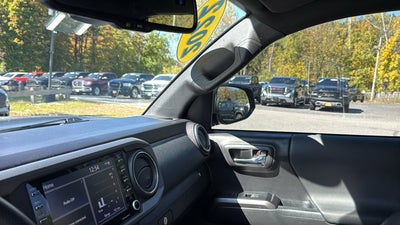 2022 Toyota Tacoma 4WD SR