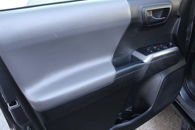 2022 Toyota Tacoma 4WD SR