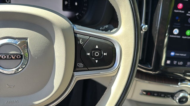 2022 Volvo XC60 Momentum