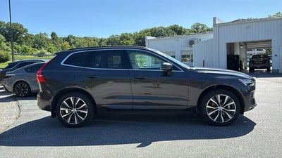 2022 Volvo XC60 Momentum