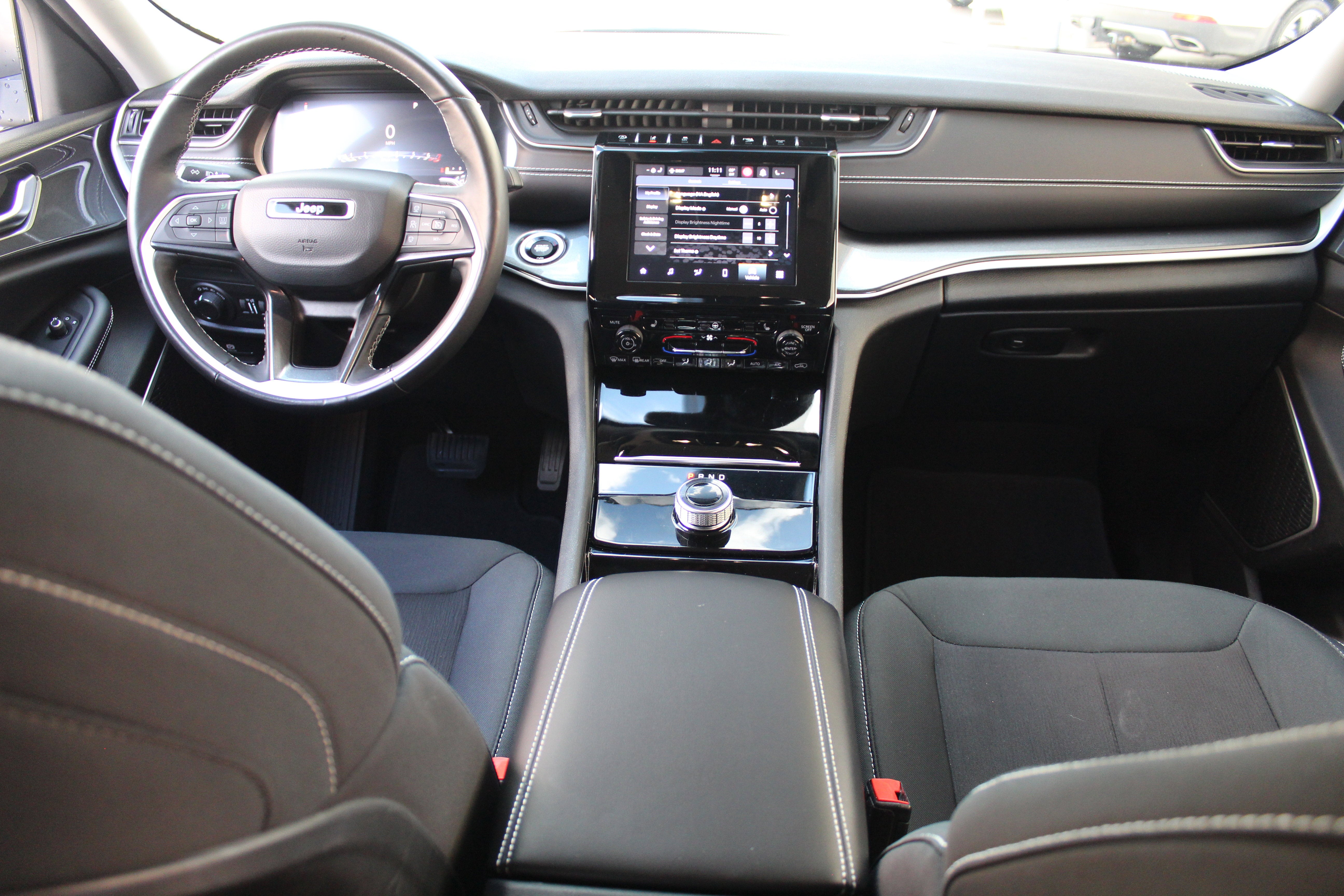 2022 Jeep Grand Cherokee L Laredo