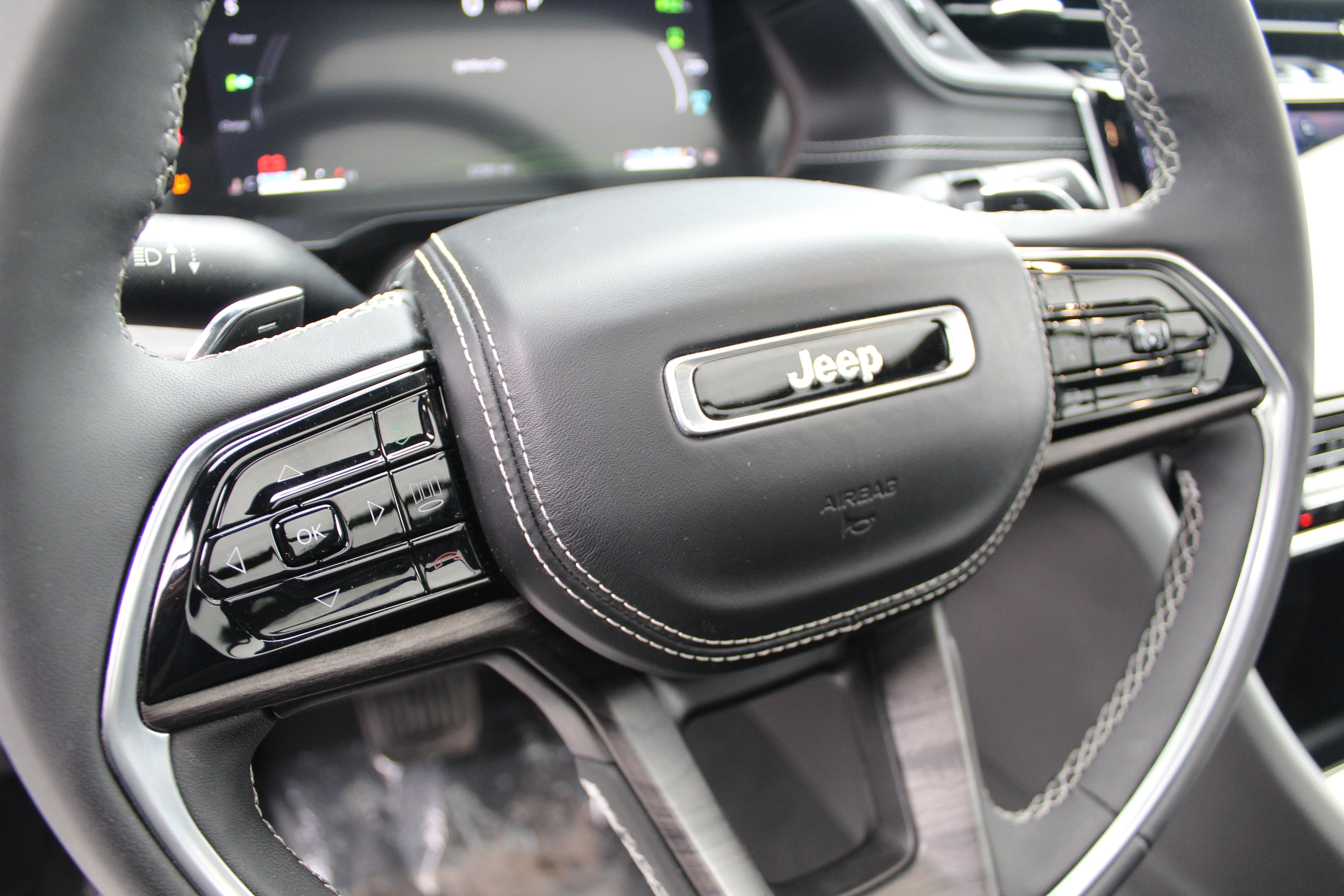 2022 Jeep Grand Cherokee 4xe Overland