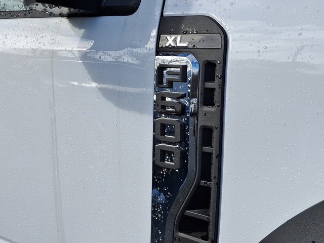 2024 Ford Super Duty F-600 DRW XL