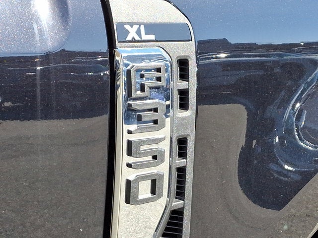 2025 Ford Super Duty F-350 SRW XL