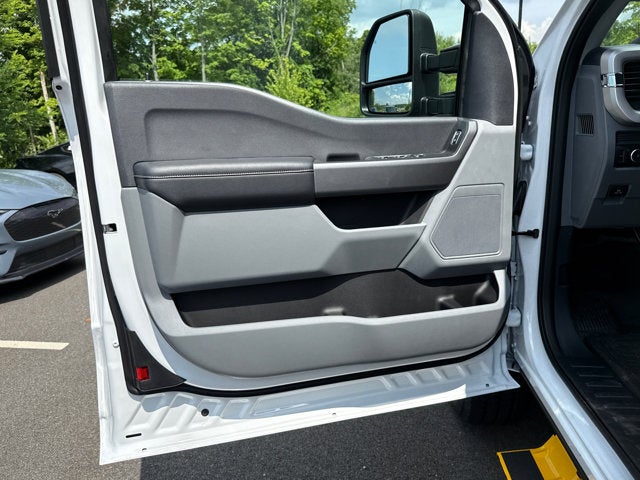 2026 Ford Super Duty F-350 SRW XLT